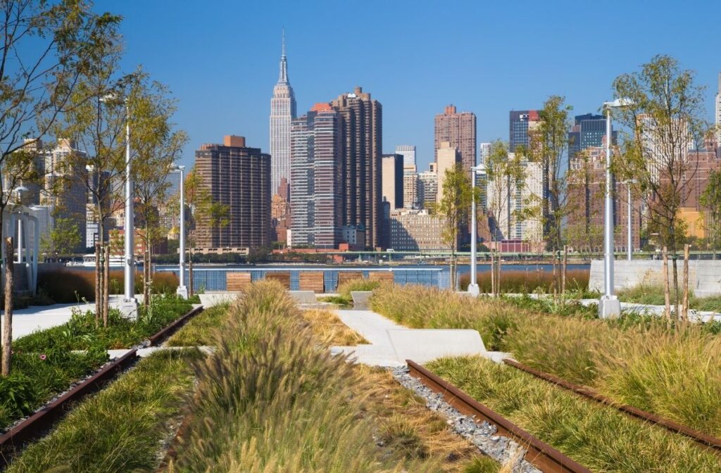 best free skyline views of new york city - gantry plaza