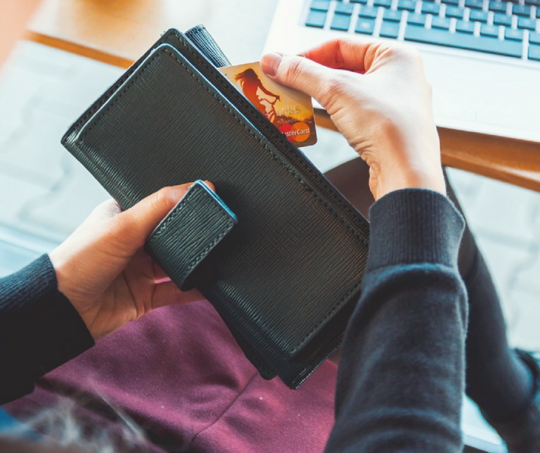 5 Ways To Build A Healthy Relationship With Money (If You Want To Be Rich)