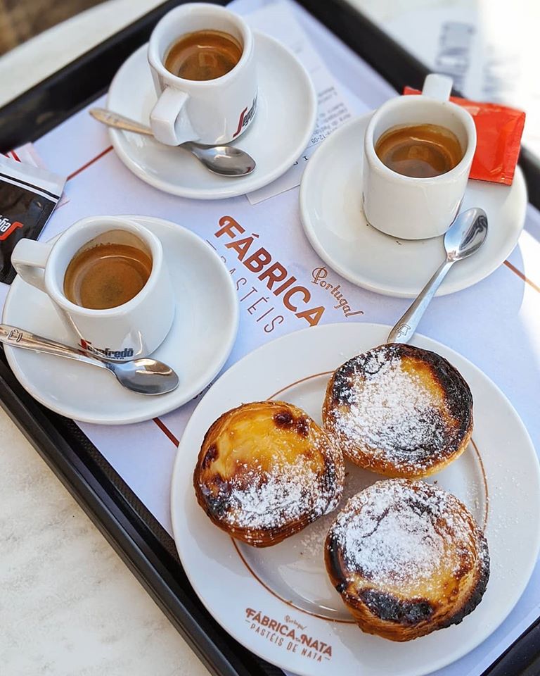 pastéis de nata cheap eats in Portugal 