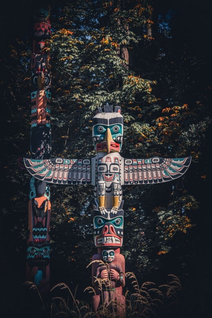 vancouver travel tips - totem poles