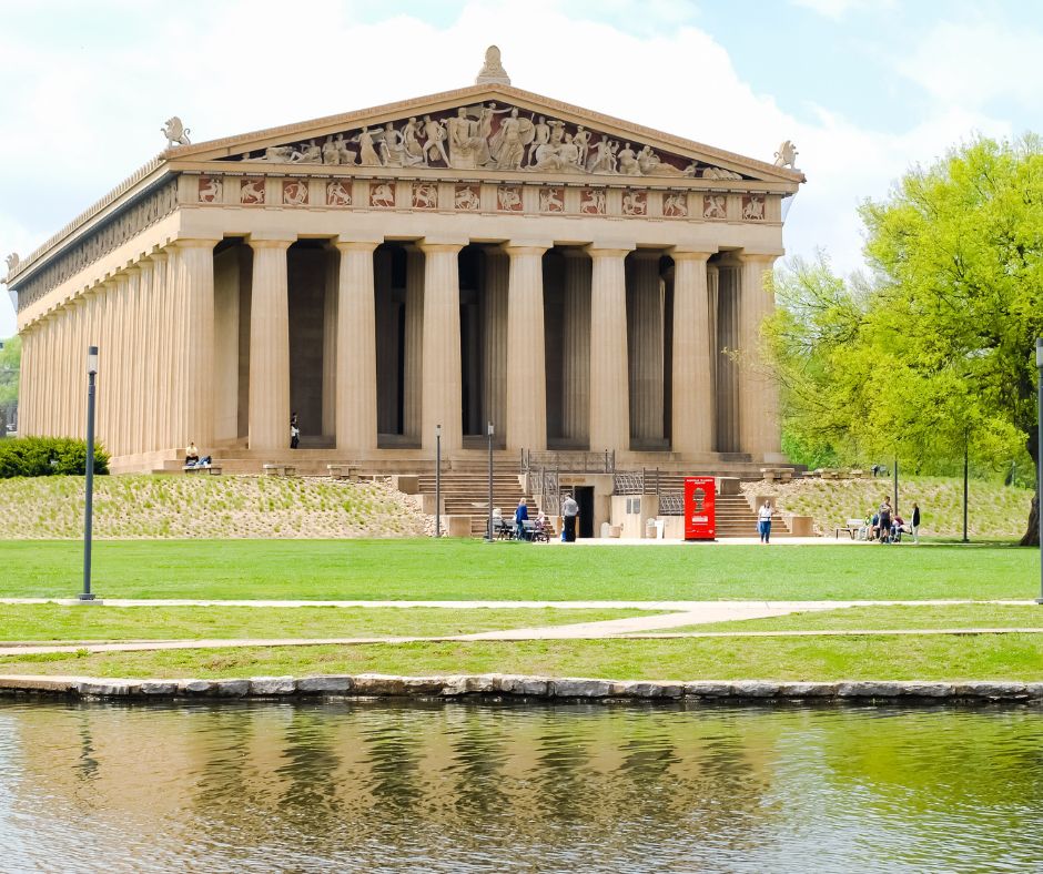 weekend in nashville - the parthenon