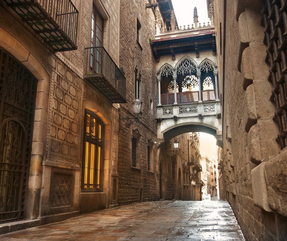 visiting barcelona for the first time - gothic quarter