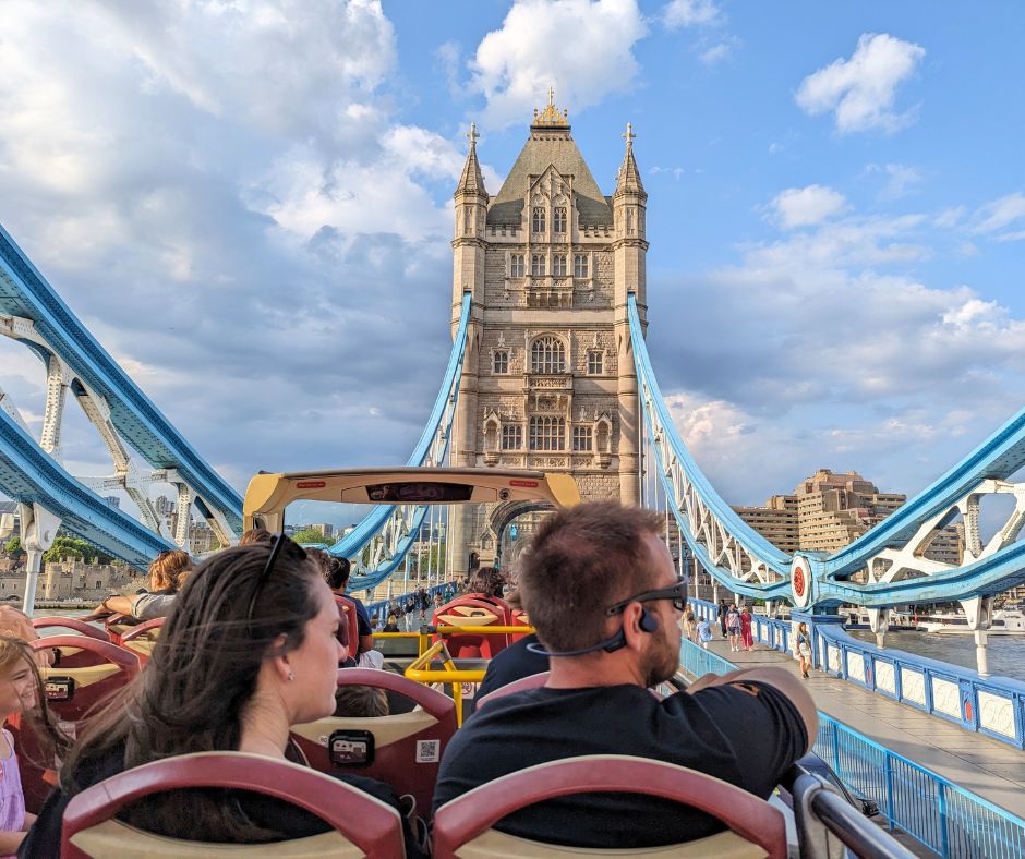 london travel tips - hop on hop off bus tour