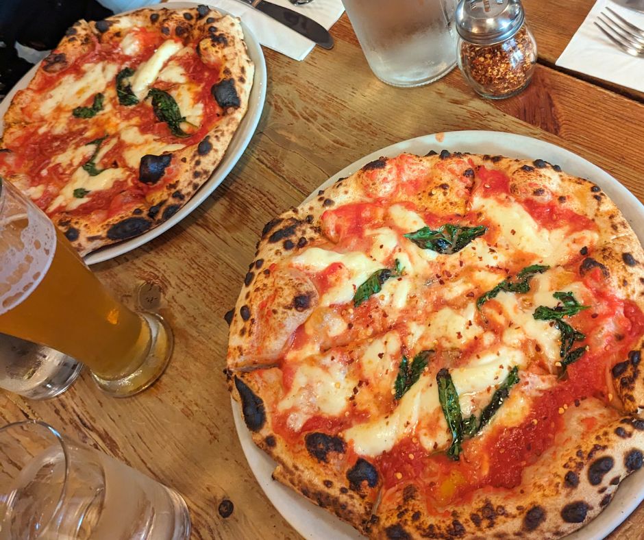 3 days in new york city itinerary - dellaroccos pizza brooklyn